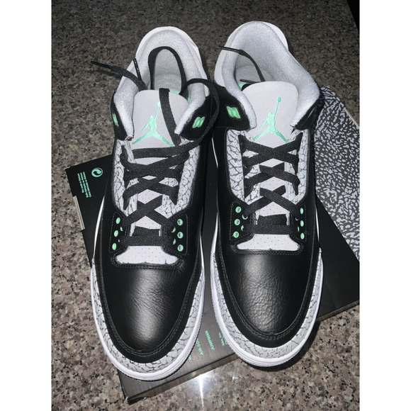 Air Jordan 3 Retro Black Green Glow Sneaker CT8532-031 Men\'s Size 12.5 main image 8